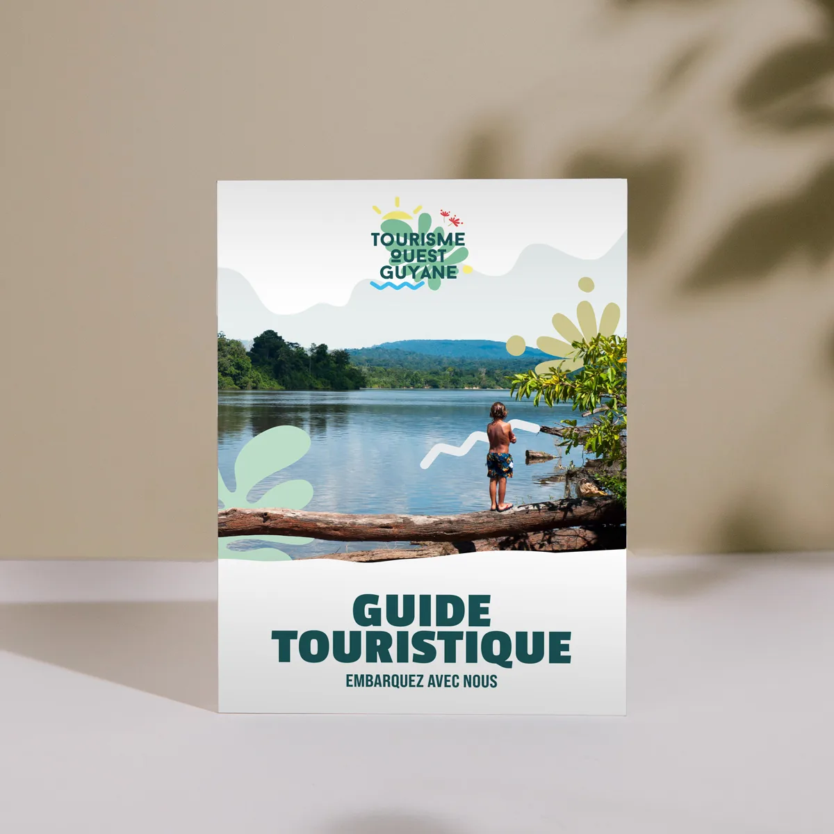 Couverture du guide touristique de l’OTOG, « Embarquez avec nous »