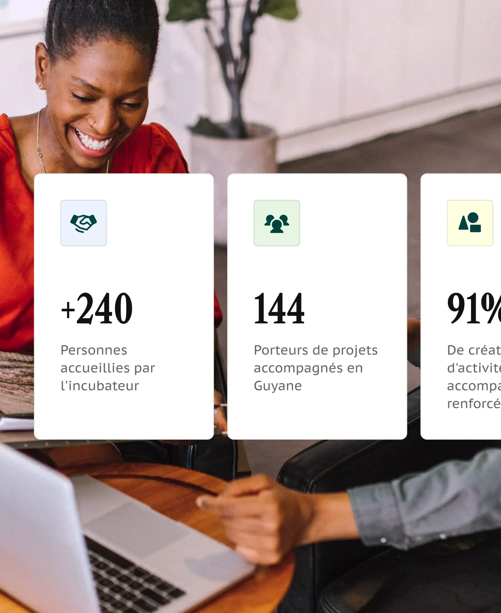 Bloc « Chiffres clés » du site de l’ADTG, posé sur une photo