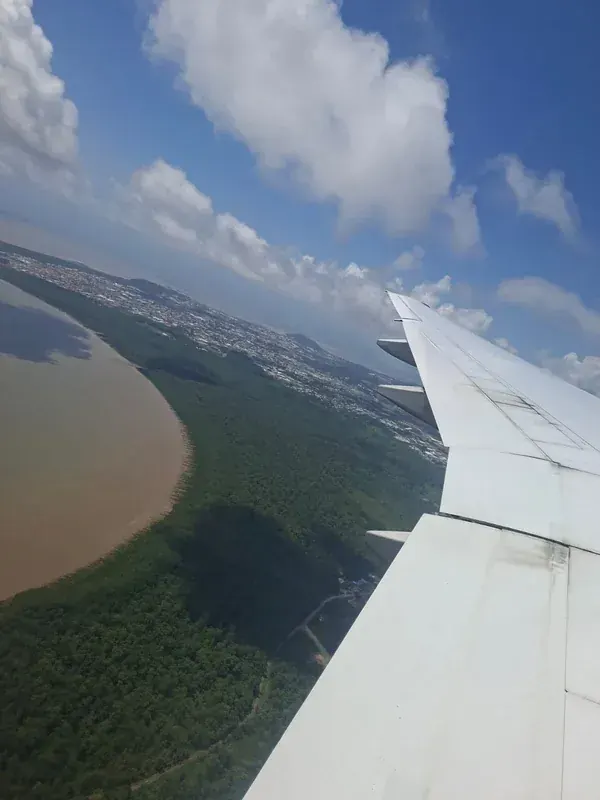 Le littoral guyanais vu par le hublot d’un avion